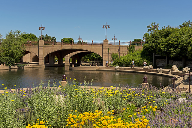 Walkability around Centennial Lakes Office Park